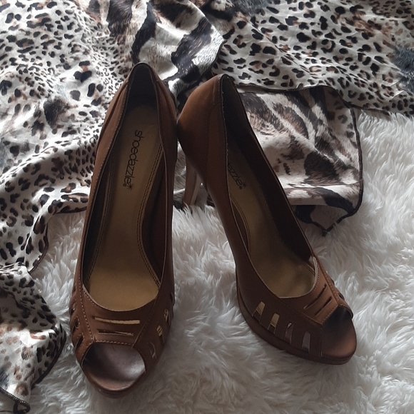 COPY - The Vintage Shoe - Picture 1 of 4